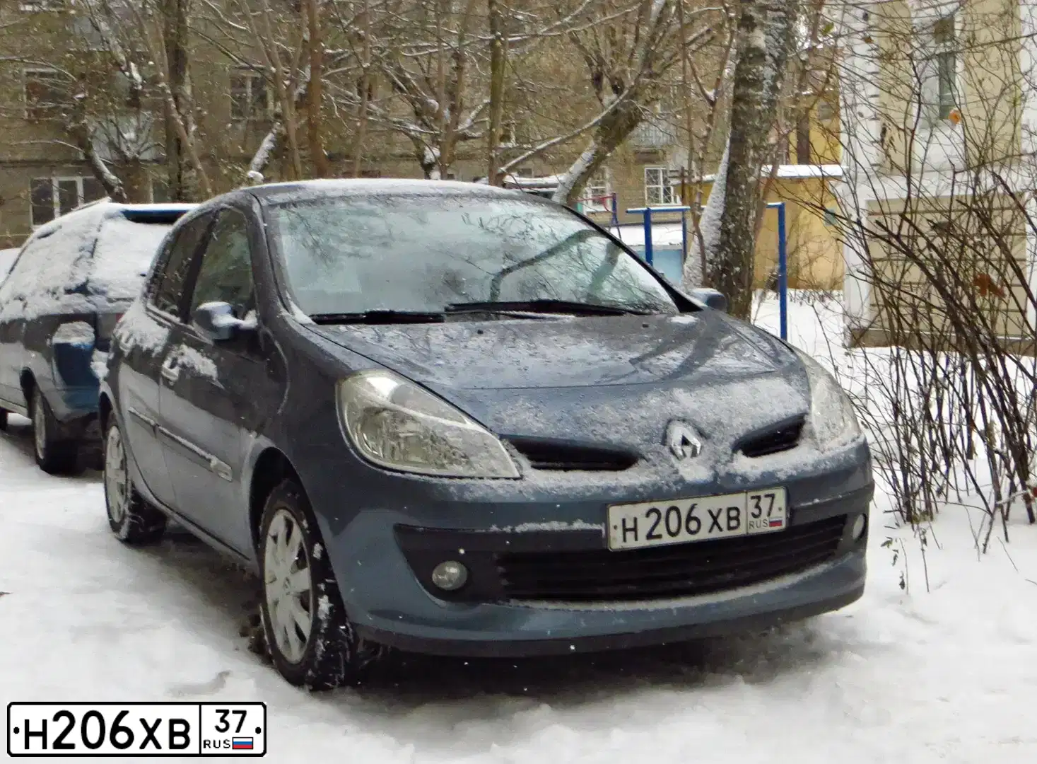 Фото автомобиля RENAULT CLIO, 2009 — госномер Н206ХВ37. Цвет: СЕРО-ГОЛУБОЙ