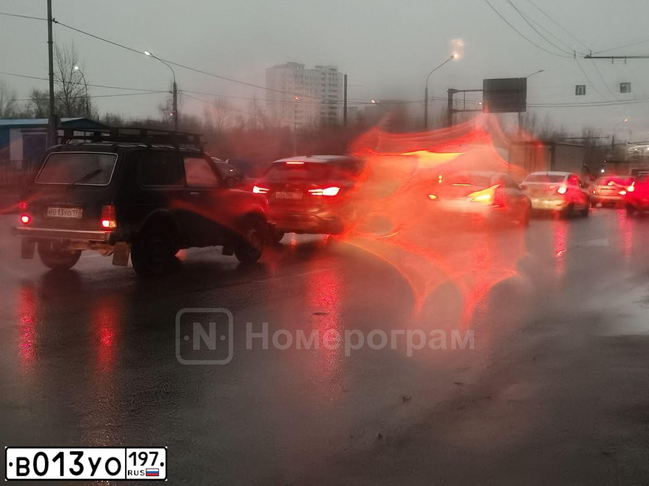 Фото автомобиля LADA 2121 NIVA, 2012 — госномер С777АР777. Цвет: ЗЕЛЕНЫЙ