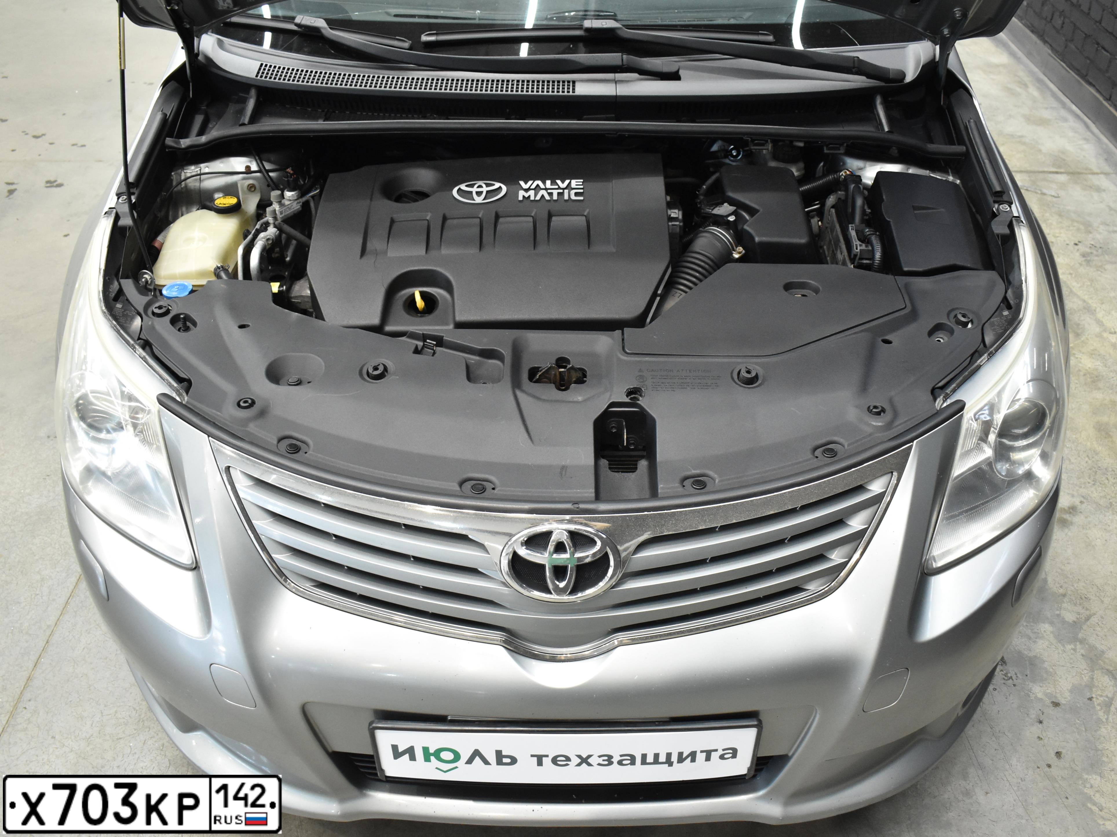 Фото автомобиля TOYOTA AVENSIS, 2009 — госномер Т140УО196. Цвет: СЕРЫЙ