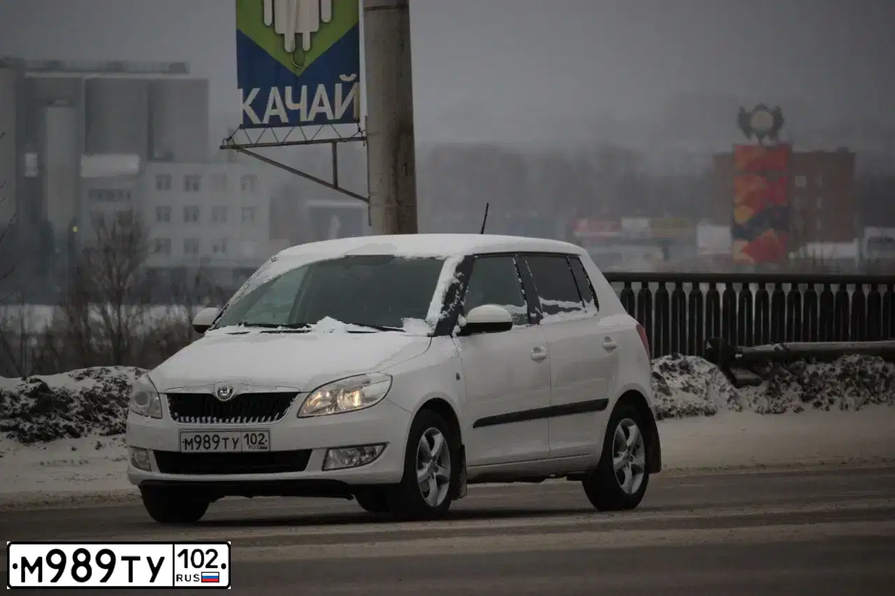 Фото автомобиля KIA SORENTO, 2020 — госномер А712ОТ51. Цвет: черный