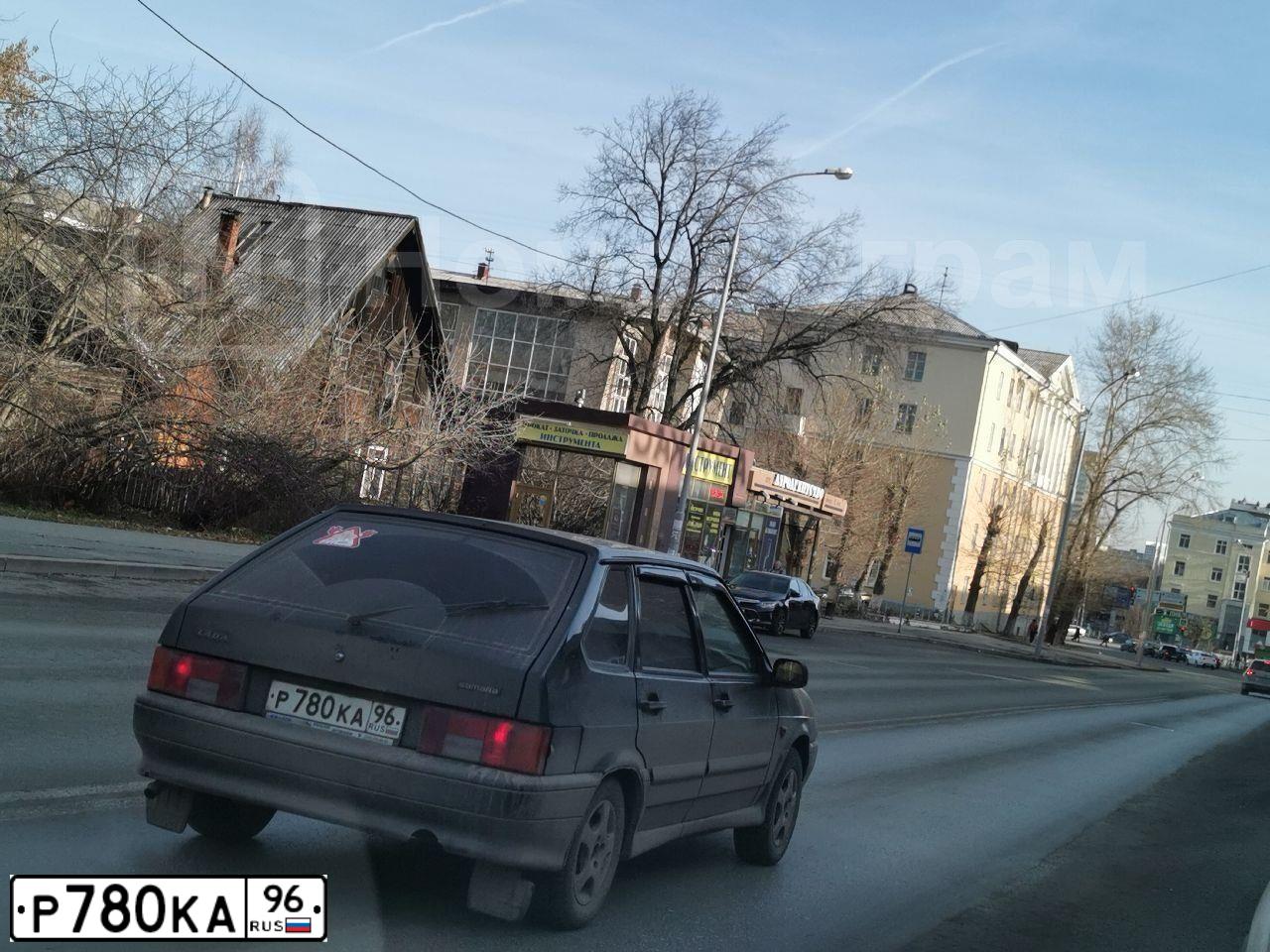 Фото автомобиля LADA 2114 SAMARA, 2010 — госномер Р780КА96. Цвет: Темно-зеленый