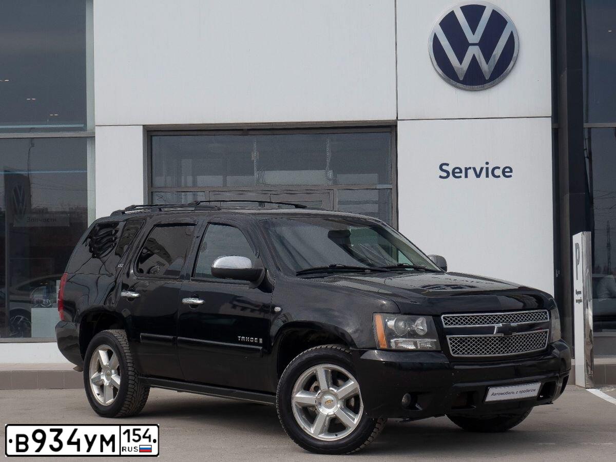 Фото автомобиля CHEVROLET TAHOE, 2008 — госномер Н822ТХ70. Цвет: ЧЕРНЫЙ