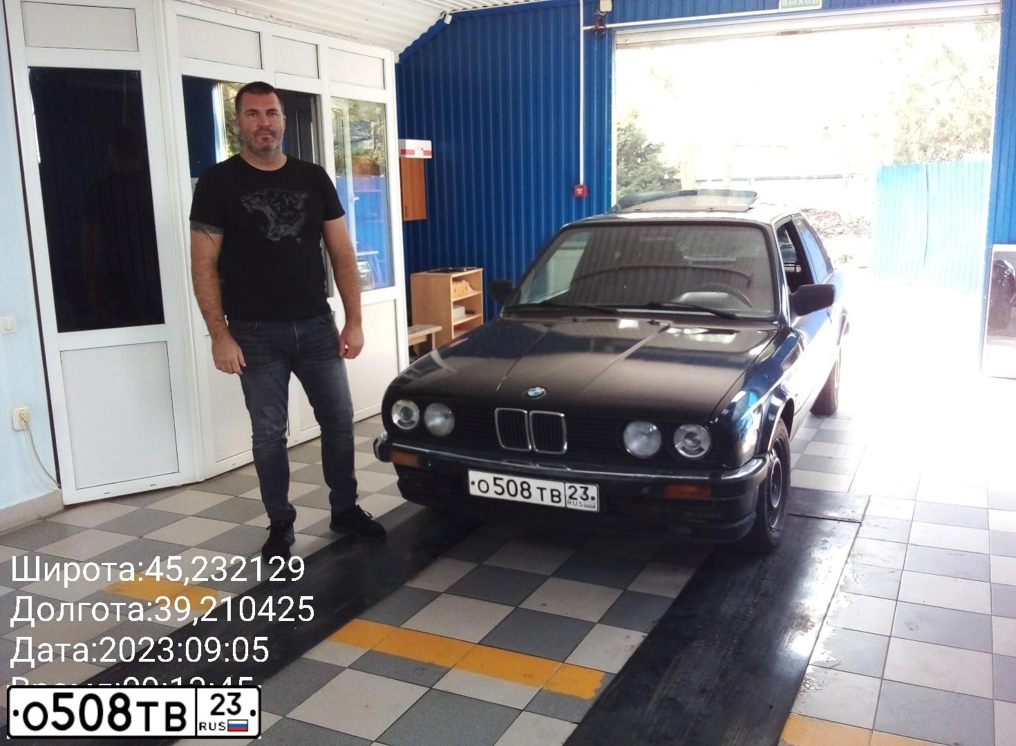 Фото автомобиля BMW 320I, 1984 — госномер А490КМ193. Цвет: ЧЕРНЫЙ