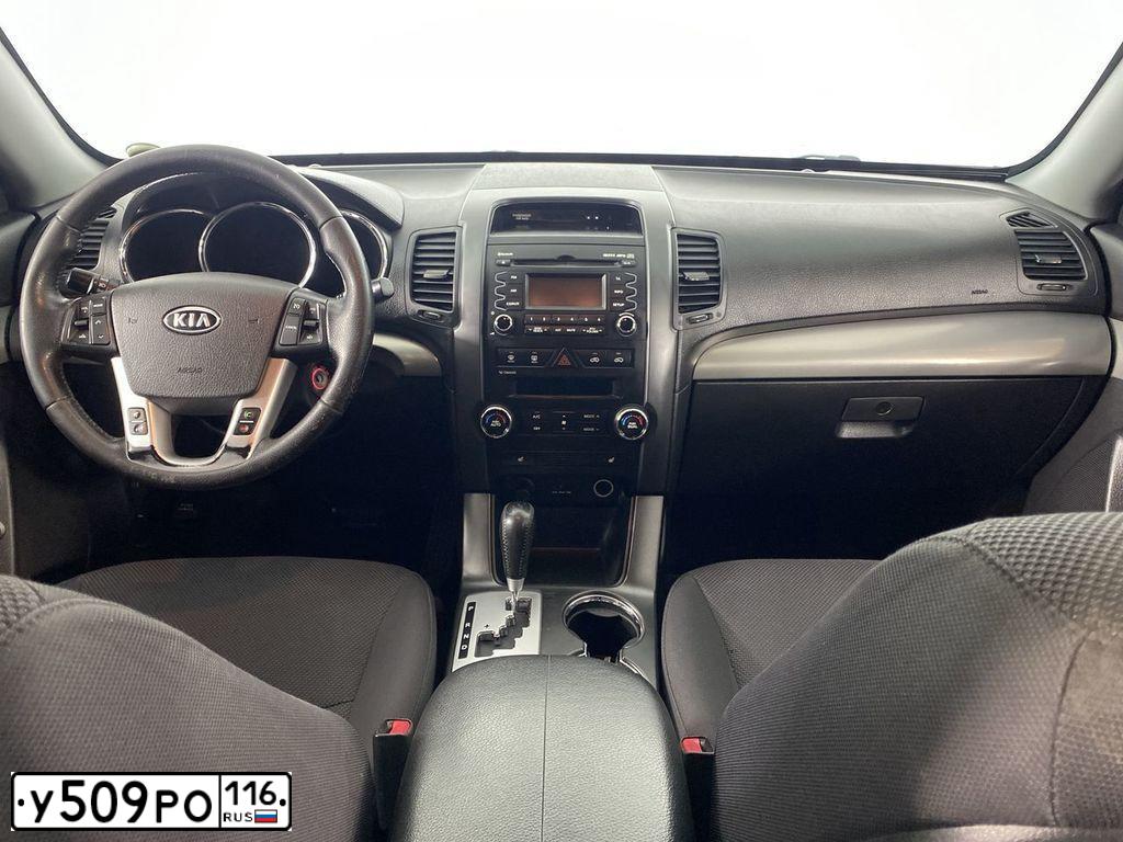 Фото автомобиля KIA SORENTO, 2011 — госномер У113ЕР193. Цвет: бронзовый