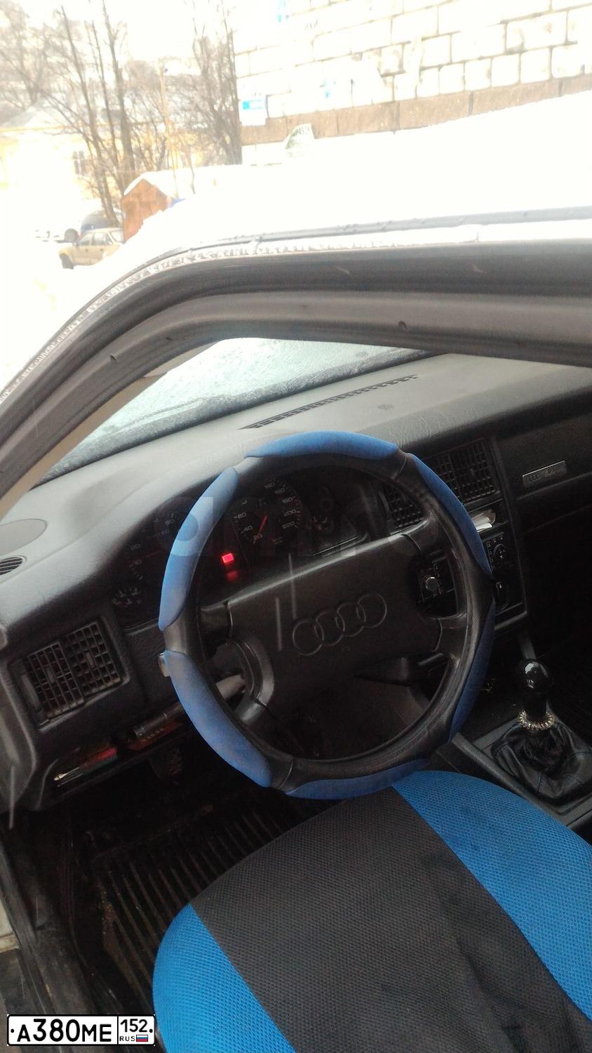 Фото автомобиля AUDI 80, 1991 — госномер А380МЕ152. Цвет: СВЕТЛО-СЕРЫЙ