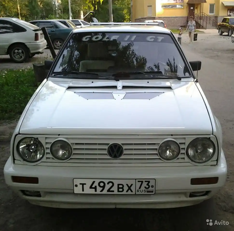 Фото автомобиля VOLKSWAGEN GOLF, 1986 — госномер Т492ВХ73. Цвет: БЕЛЫЙ