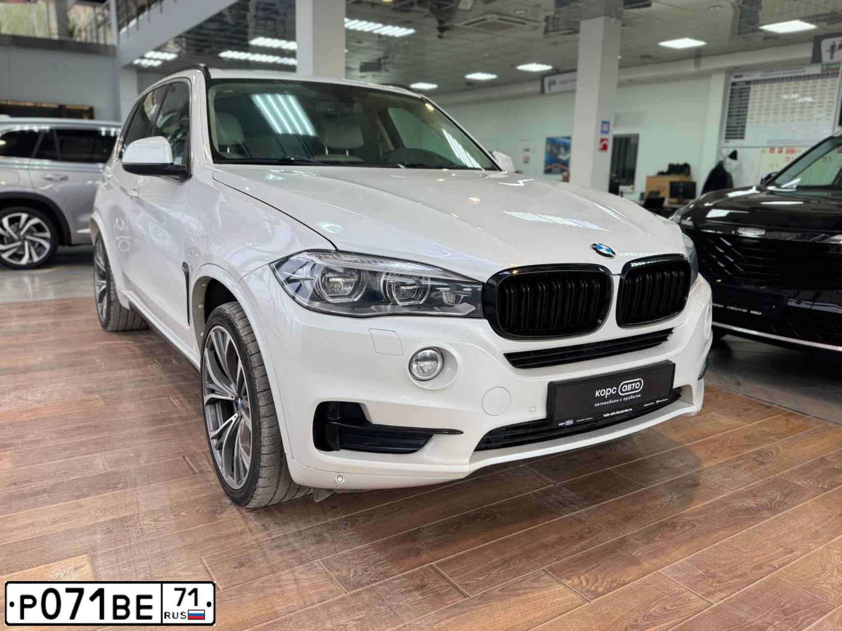 Фото автомобиля BMW X5, 2014 — госномер Н999ВМ71. Цвет: БЕЛЫЙ МЕТАЛЛИК