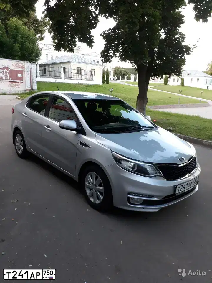 Фото автомобиля KIA RIO, 2015 — госномер У272АР44. Цвет: СЕРЫЙ