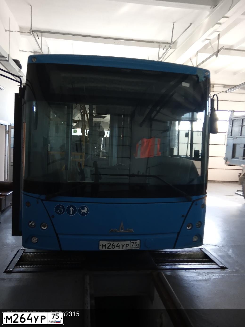 Фото автомобиля MAZ 206 - 226, 2020 — госномер М264УР75. Цвет: СЕРО-ГОЛУБОЙ