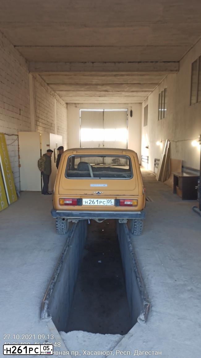 Фото автомобиля LADA 2121 NIVA, 1983 — госномер Н261РС05. Цвет: ОХРА ЗОЛОТАЯ