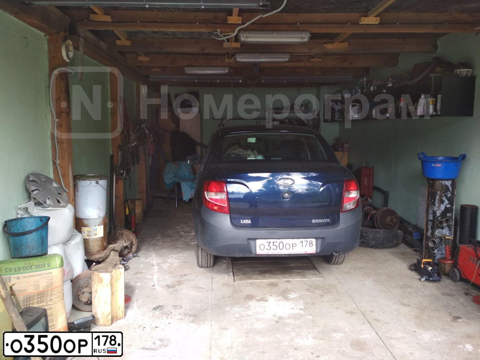 Фото автомобиля LADA 2190 GRANTA, 2013 — госномер В695МА60. Цвет: синий