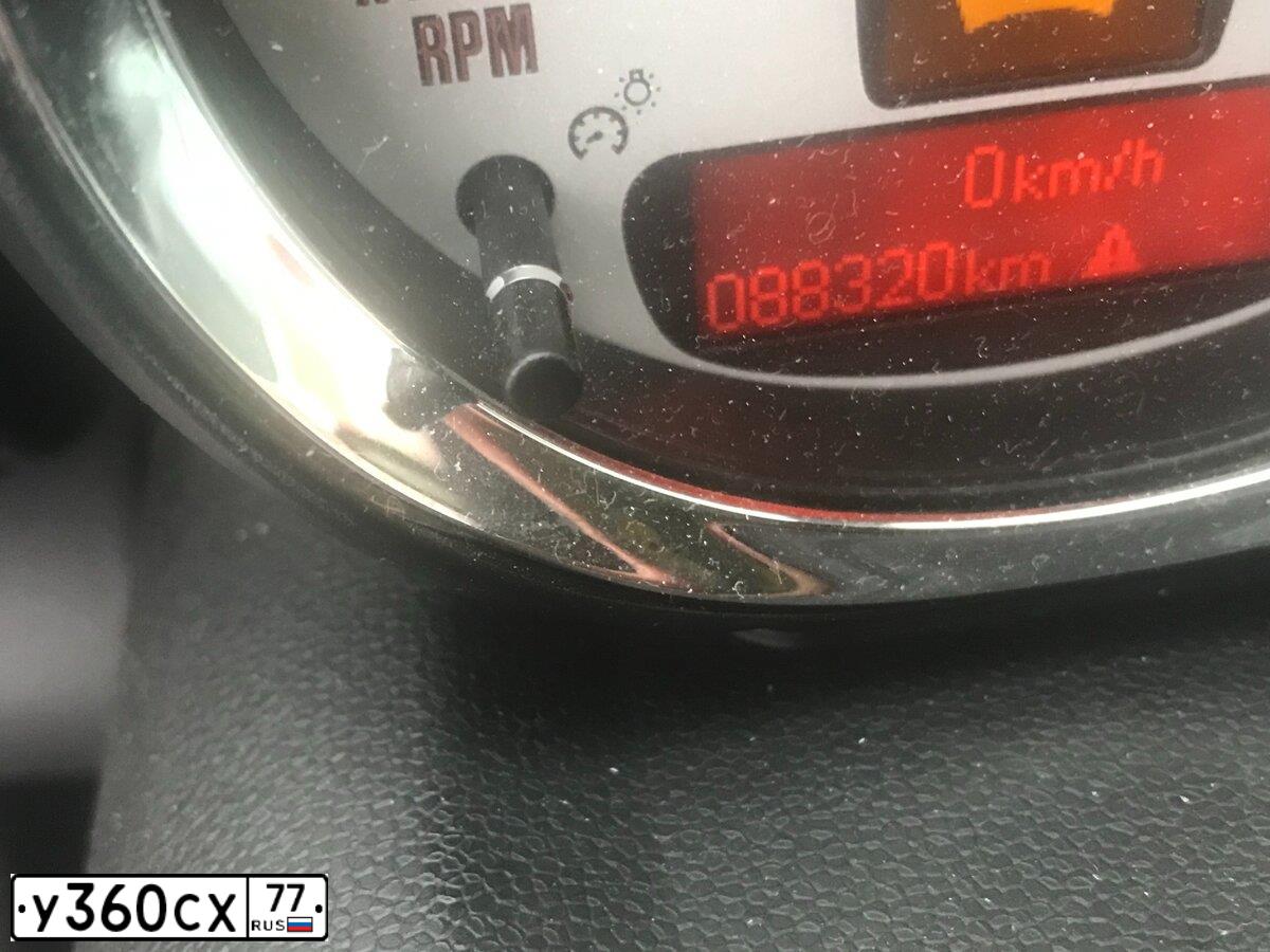 Фото автомобиля DAEWOO NEXIA, 1997 — госномер У360СХ77. Цвет: СЕРО-ЗЕЛЕНЫЙ