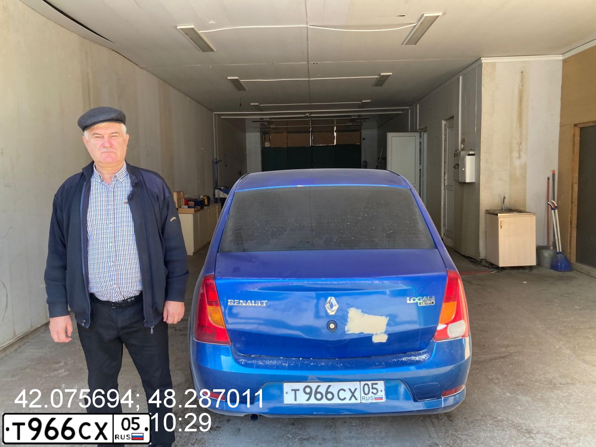 Фото автомобиля RENAULT LOGAN, 2006 — госномер К295ТУ05. Цвет: СИНИЙ МЕТАЛЛИК