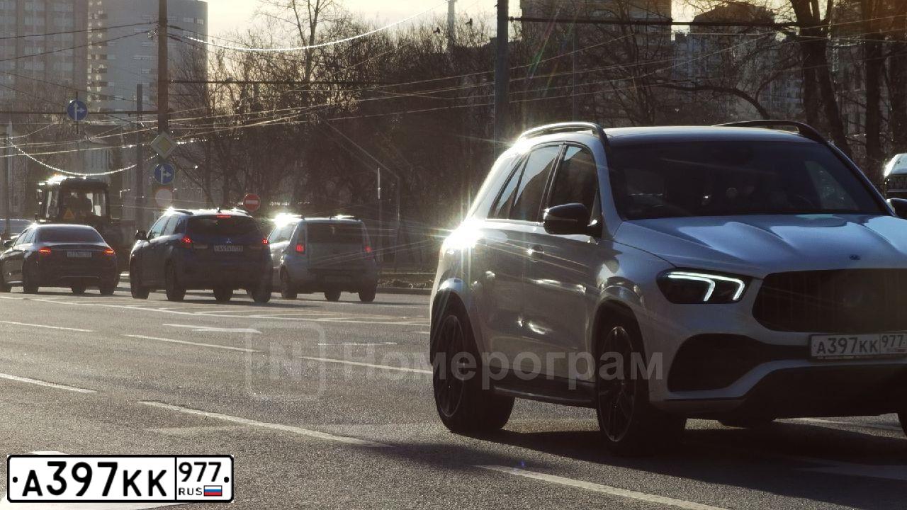 Фото автомобиля MERCEDES-BENZ MERCEDES - BENZ GLE 400 D 4MATIC, 2020 — госномер А397КК977. Цвет: Белый