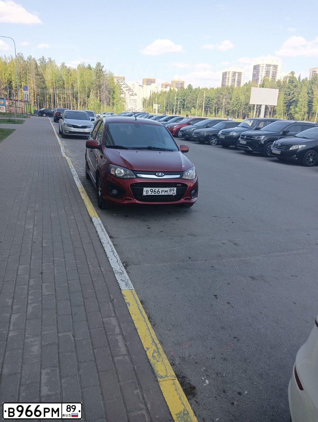 Фото автомобиля LADA 2192 KALINA, 2017 — госномер В966РМ89. Цвет: КРАСНЫЙ