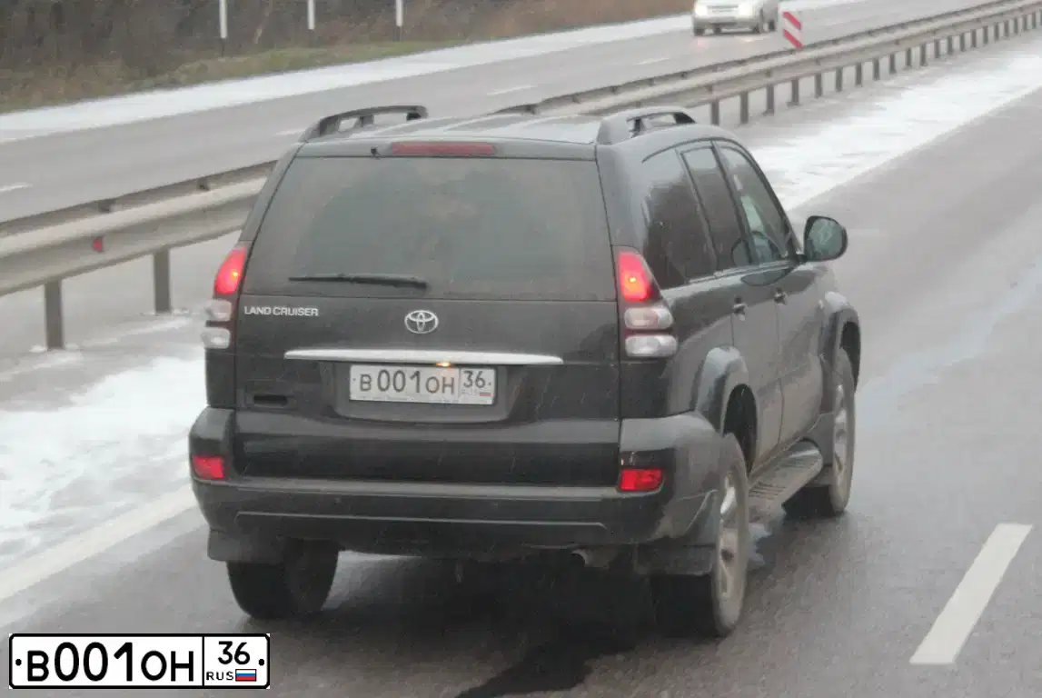 Фото автомобиля MAZDA CX-5, 2014 — госномер В001ОН36. Цвет: СЕРЕБРИСТЫЙ