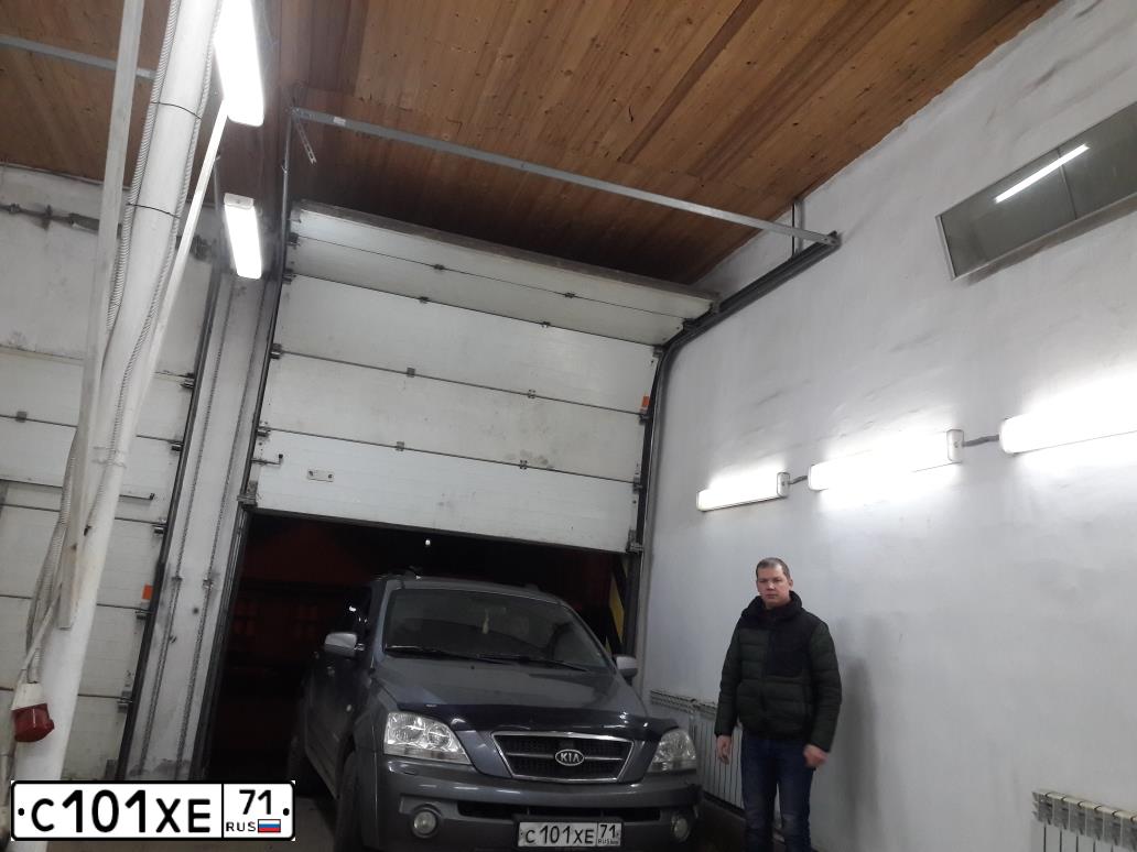 Фото автомобиля KIA SORENTO, 2005 — госномер С101ХЕ71. Цвет: СЕРЫЙ