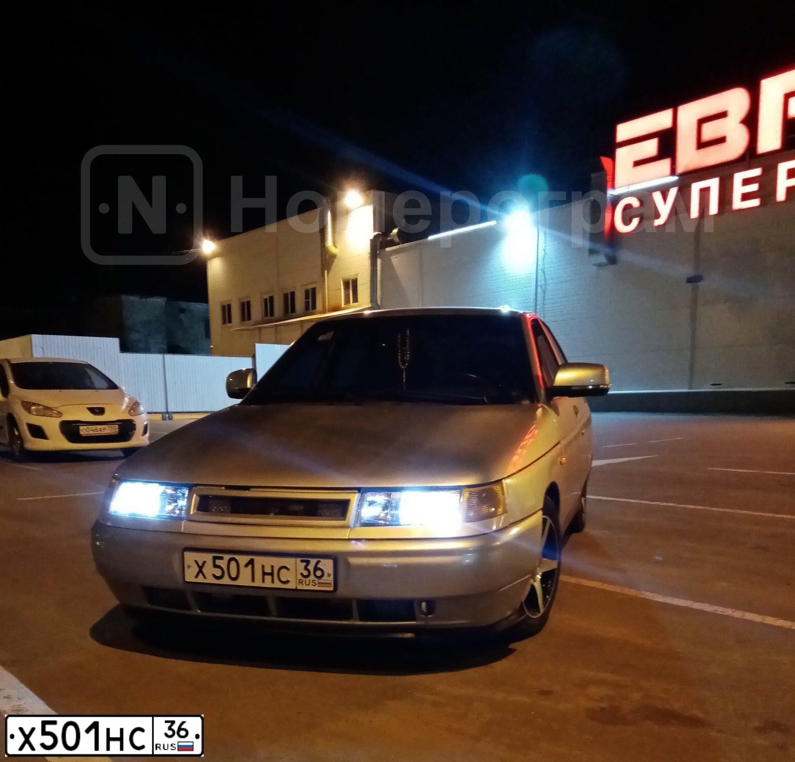 Фото автомобиля ВАЗ 21120, 2004 — госномер Т983КВ136. Цвет: Серебристый