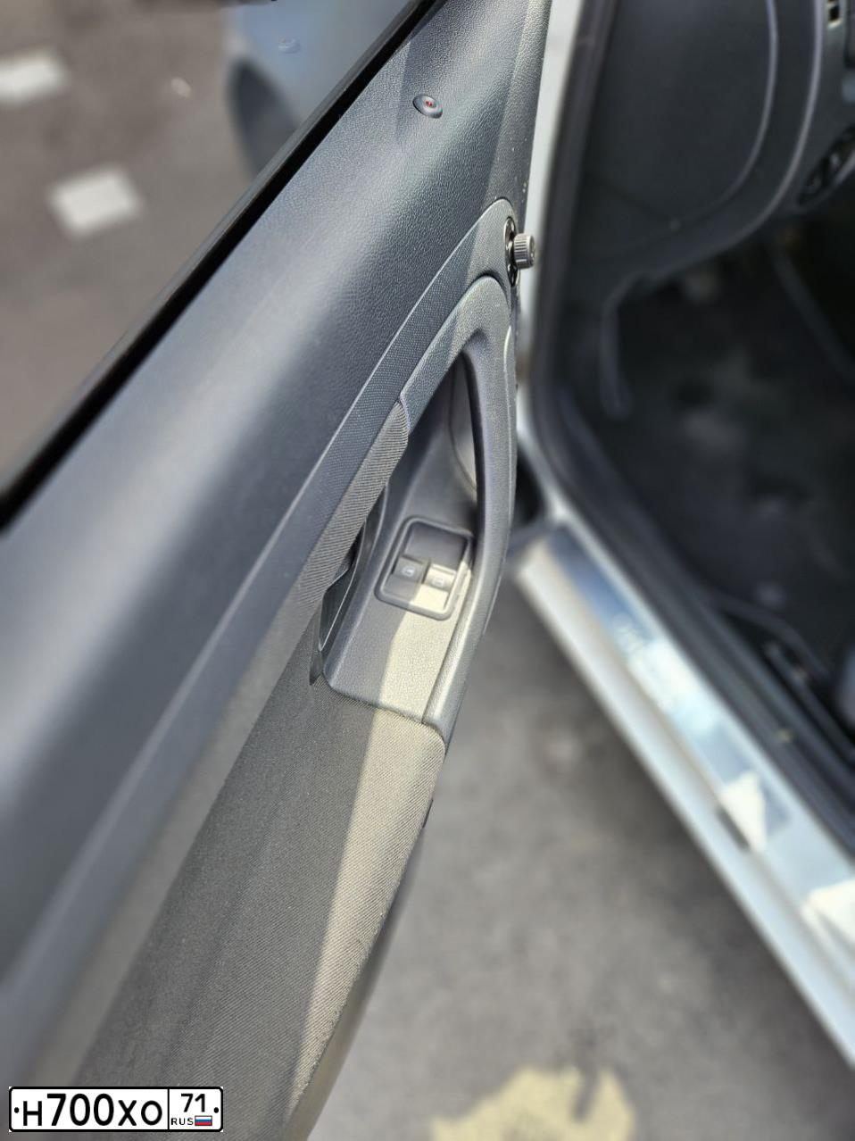 Фото автомобиля SKODA ROOMSTER, 2012 — госномер Н700ХО71. Цвет: БЕЛЫЙ