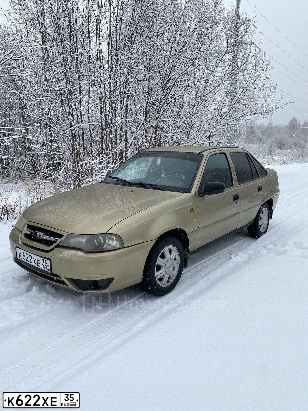 Фото автомобиля DAEWOO NEXIA, 2011 — госномер Р101ОО11. Цвет: ПЕСОЧНЫЙ