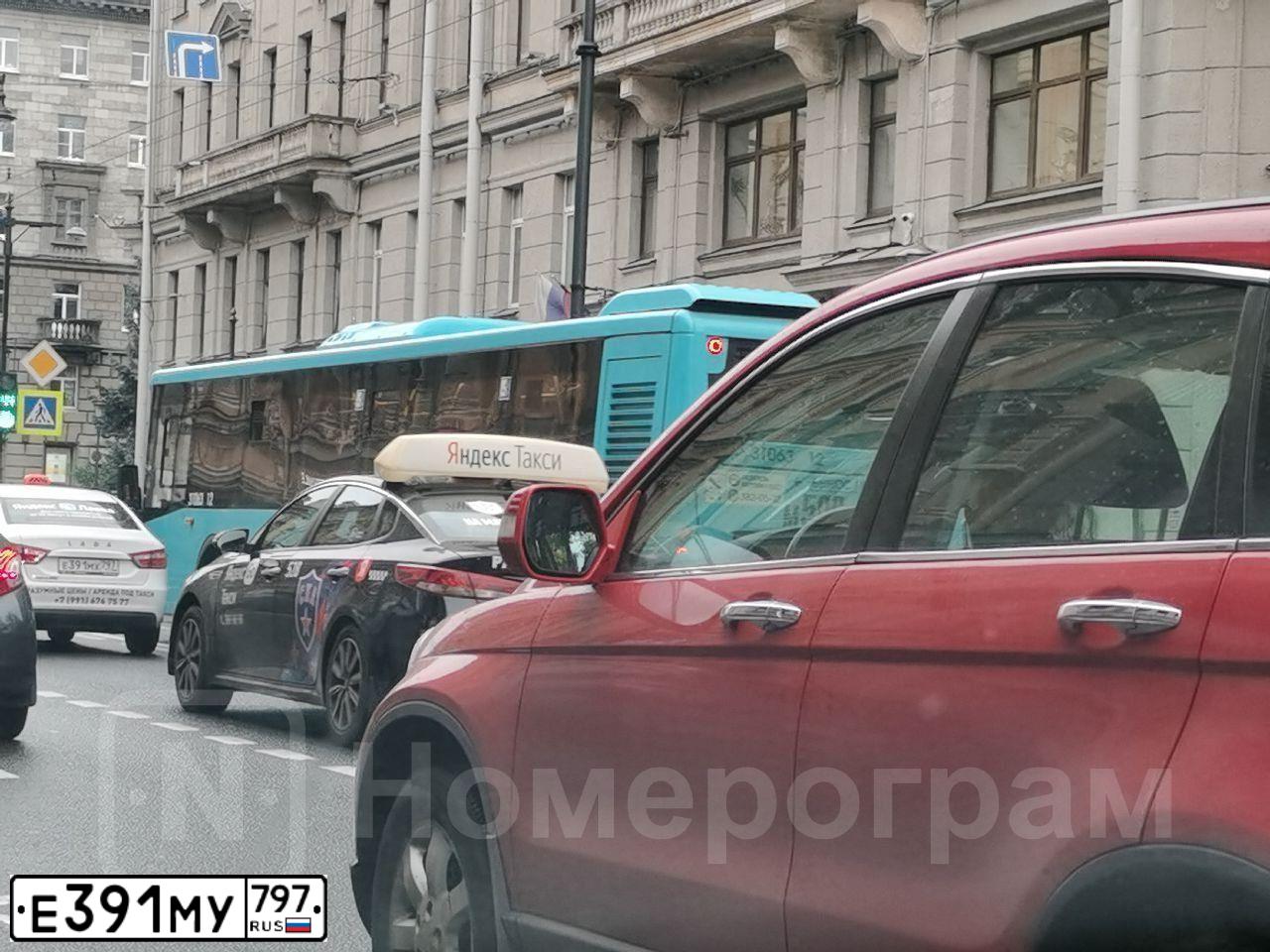 Фото автомобиля TESLA MODEL Y, 2020 — госномер С888ТС70. Цвет: Белый