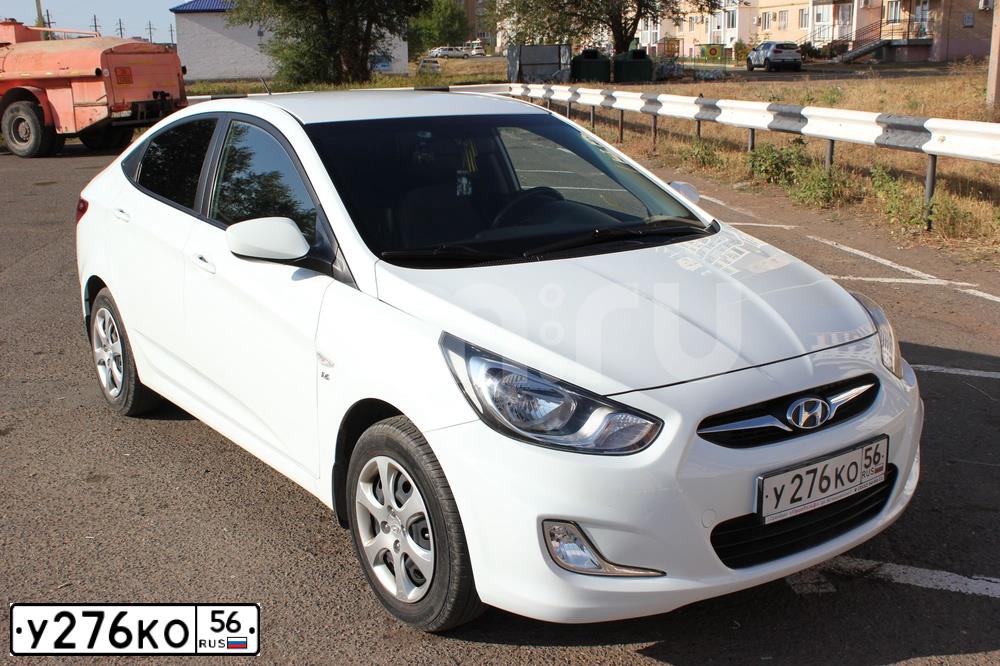 Фото автомобиля HYUNDAI SOLARIS, 2013 — госномер У276КО56. Цвет: Белый