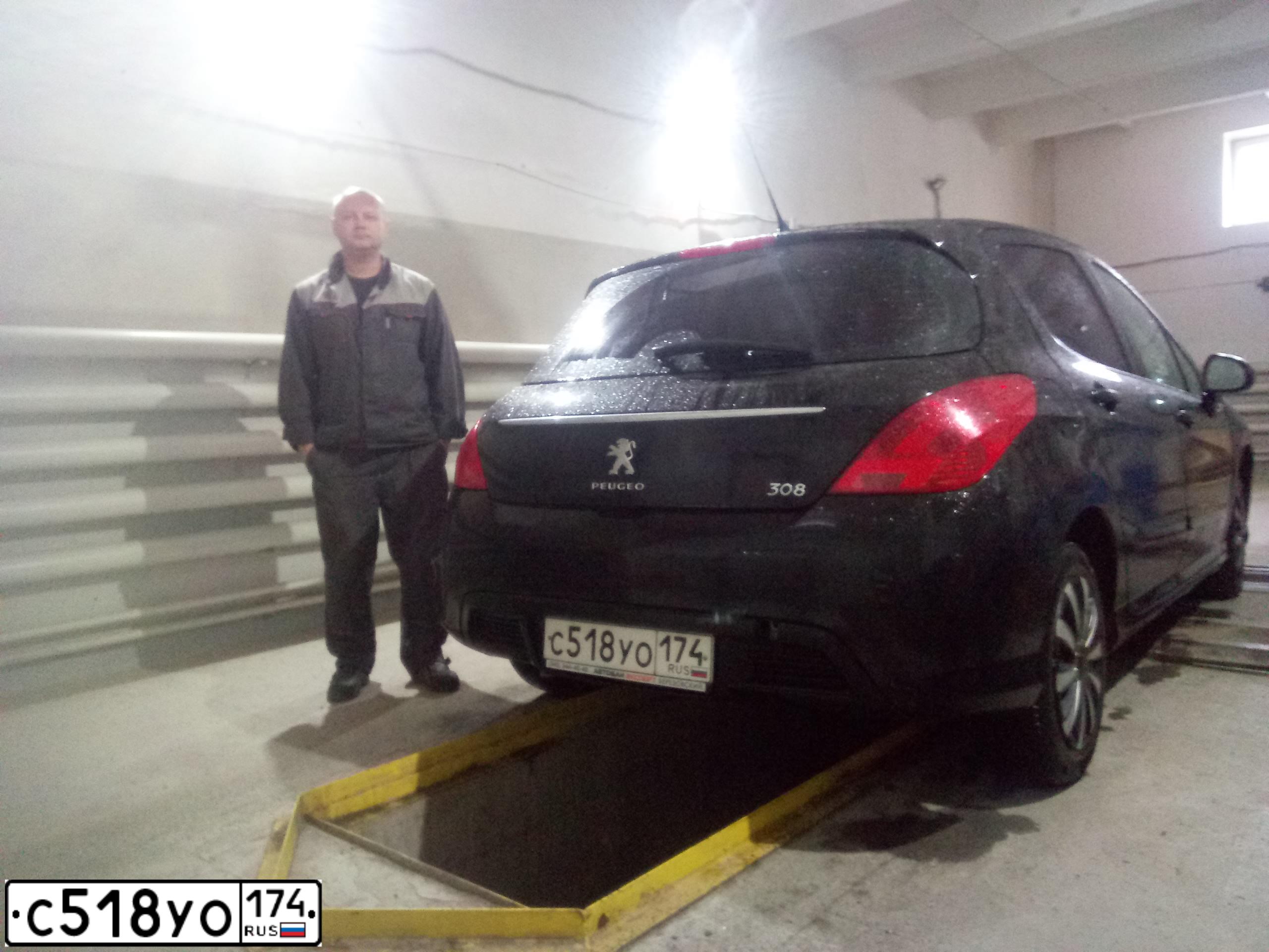 Фото автомобиля PEUGEOT 308, 2012 — госномер Т238ОТ196. Цвет: ЧЕРНЫЙ