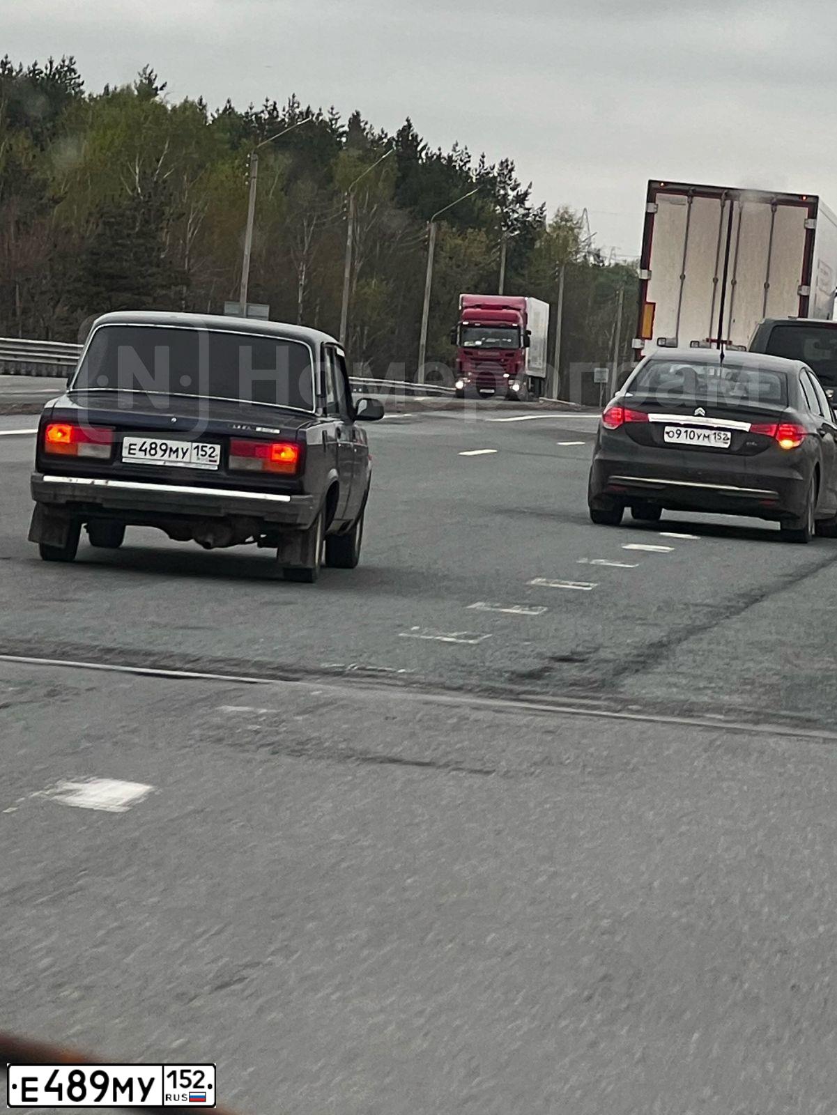 Фото автомобиля LADA 2107, 2011 — госномер Е489МУ152. Цвет: синий