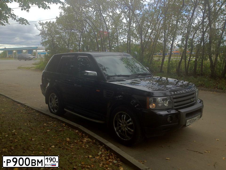Фото автомобиля LANDROVER RANGE ROVER SPORT, 2005 — госномер Р900ВМ190. Цвет: ЧЕРНЫЙ
