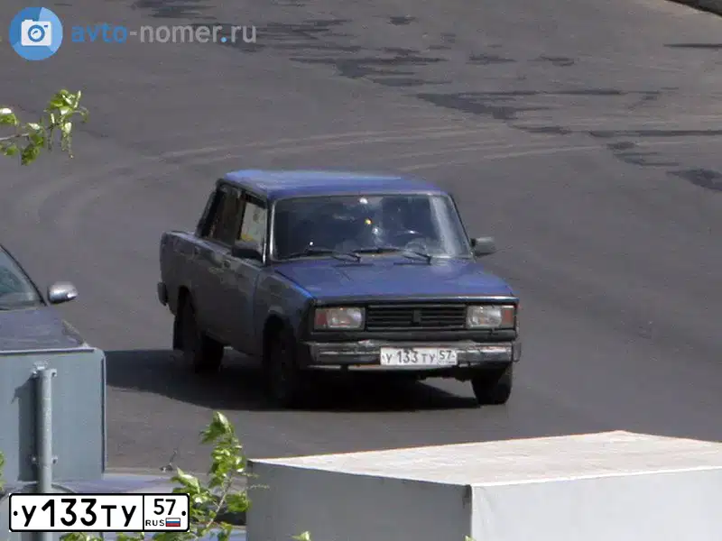 Фото автомобиля LADA 2105, 1999 — госномер У133ТУ57. Цвет: СИНИЙ