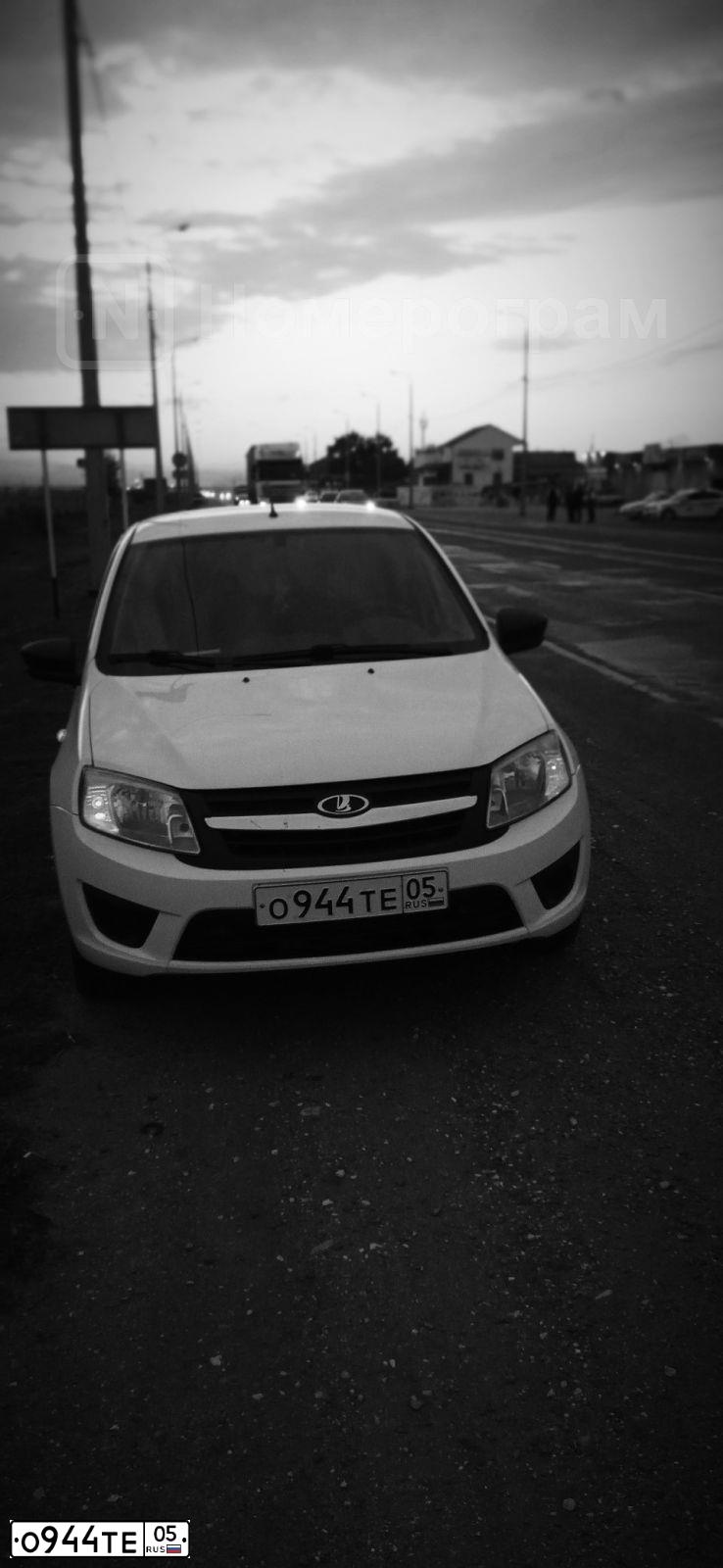 Фото автомобиля LADA 2190 GRANTA, 2016 — госномер О944ТЕ05. Цвет: Белый
