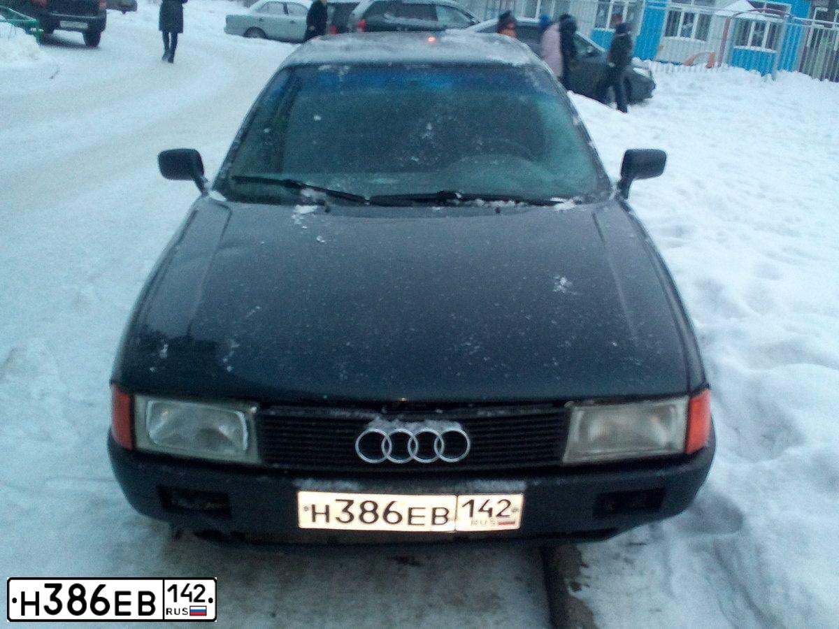 Фото автомобиля AUDI I 80, 1988 — госномер М888КА142. Цвет: Темно-синий