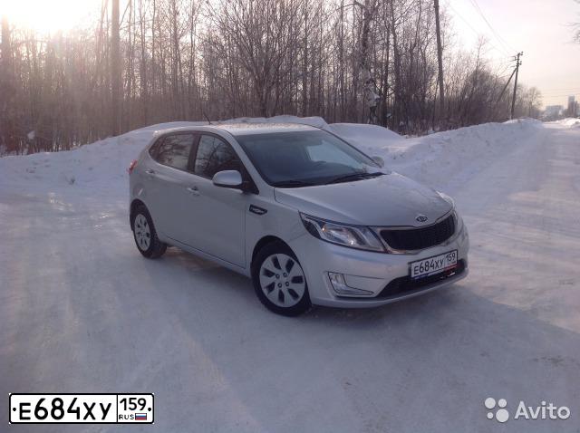 Фото автомобиля KIA RIO, 2013 — госномер Е684ХУ159. Цвет: СЕРЕБРИСТЫЙ
