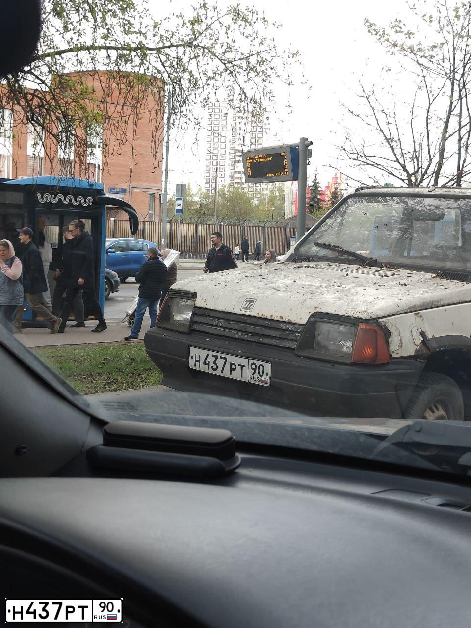 Фото автомобиля SEAT MARBELLA, 1990 — госномер Н437РТ90. Цвет: БЕЛЫЙ