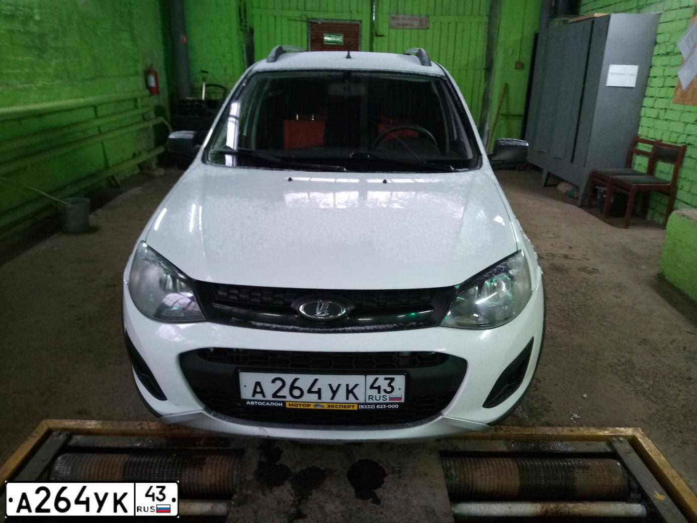 Фото автомобиля LADA 2194 KALINA, 2015 — госномер У629УВ43. Цвет: Белый
