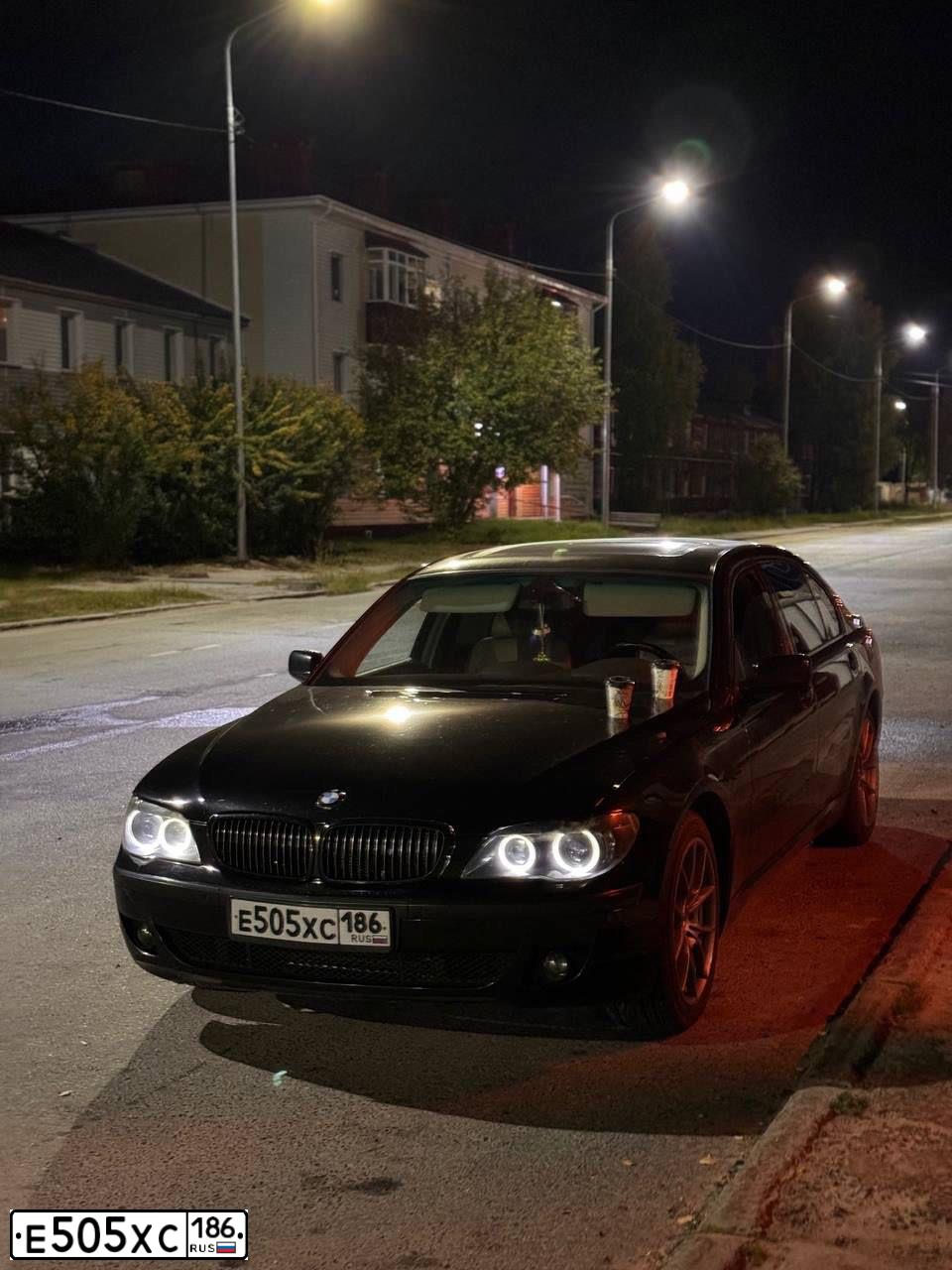 Фото автомобиля INFINITI QX70 /FX/, 2008 — госномер Е505ХС186. Цвет: ЧЕРНЫЙ МАТОВЫЙ