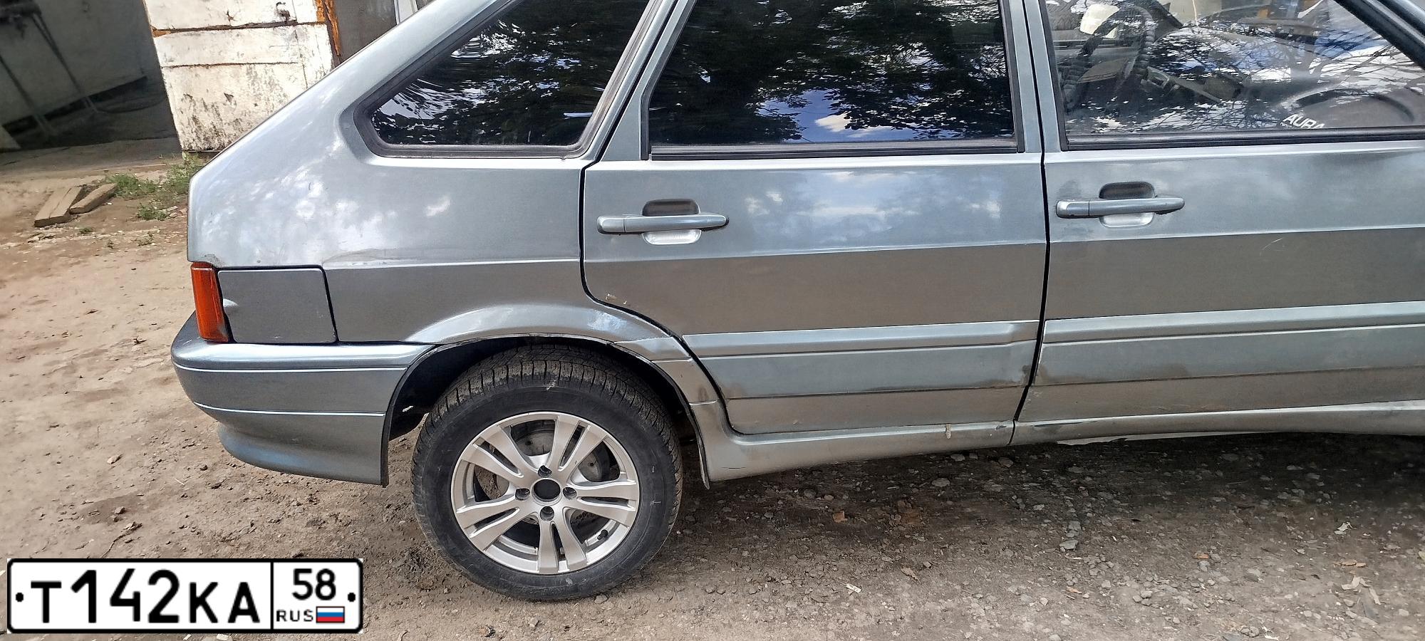 Фото автомобиля LADA 2114 SAMARA, 2005 — госномер Т142КА58. Цвет: СЕРО-ЗЕЛЕНЫЙ
