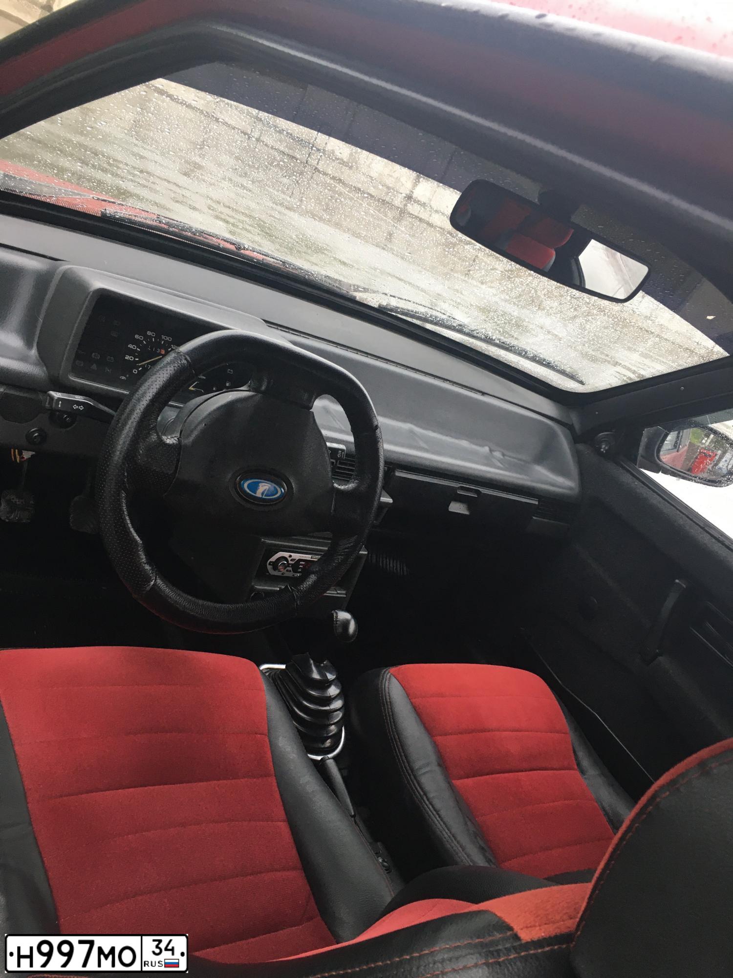 Фото автомобиля LADA 2108 SAMARA, 1992 — госномер М224СЕ164. Цвет: ВИШНЕВЫЙ
