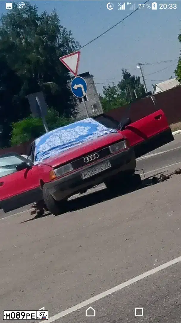 Фото автомобиля AUDI I 80, 1989 — госномер М089РЕ37. Цвет: Красный