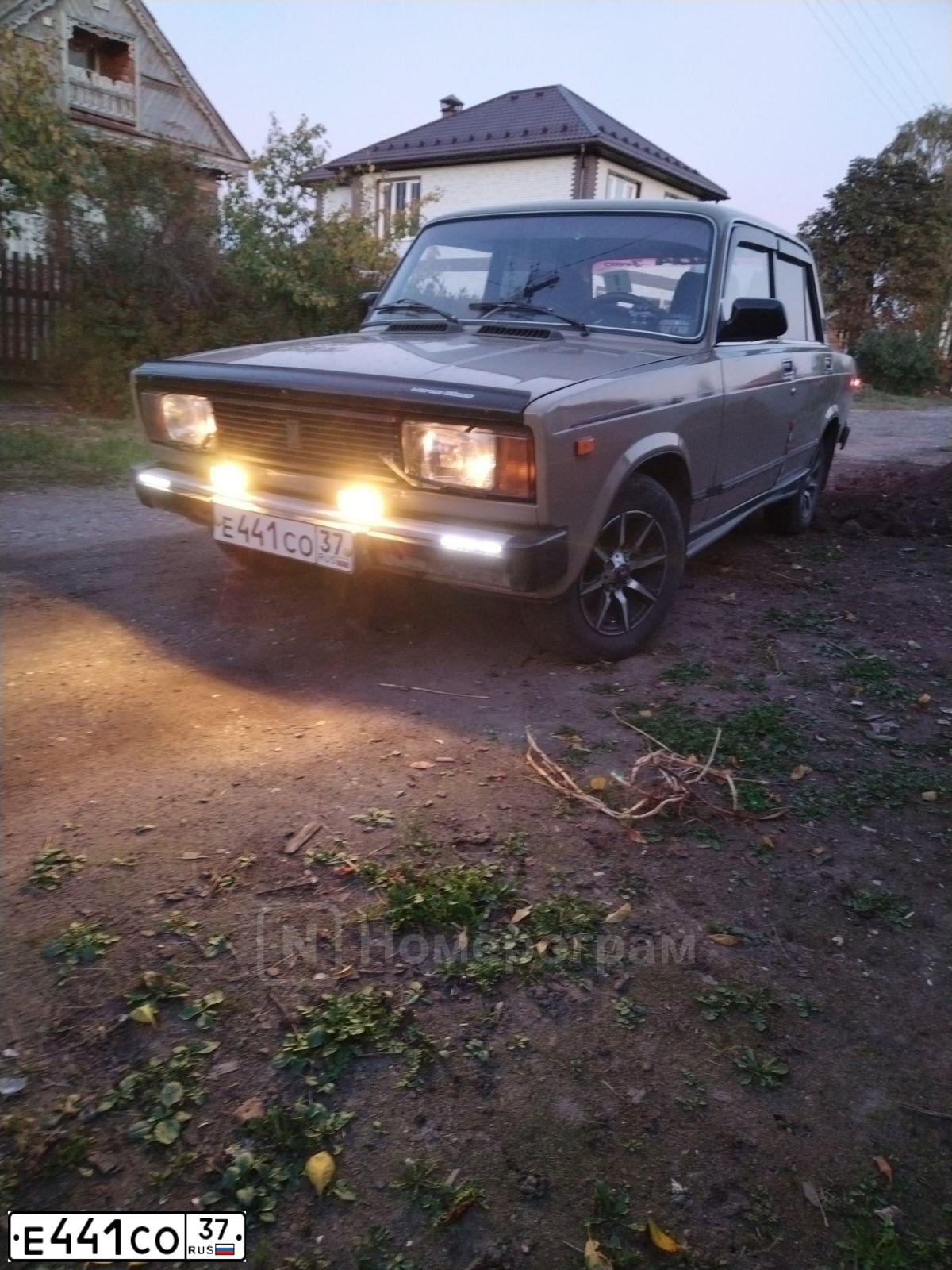 Фото автомобиля LADA 2105, 1984 — госномер Е441СО37. Цвет: БЕЖЕВЫЙ