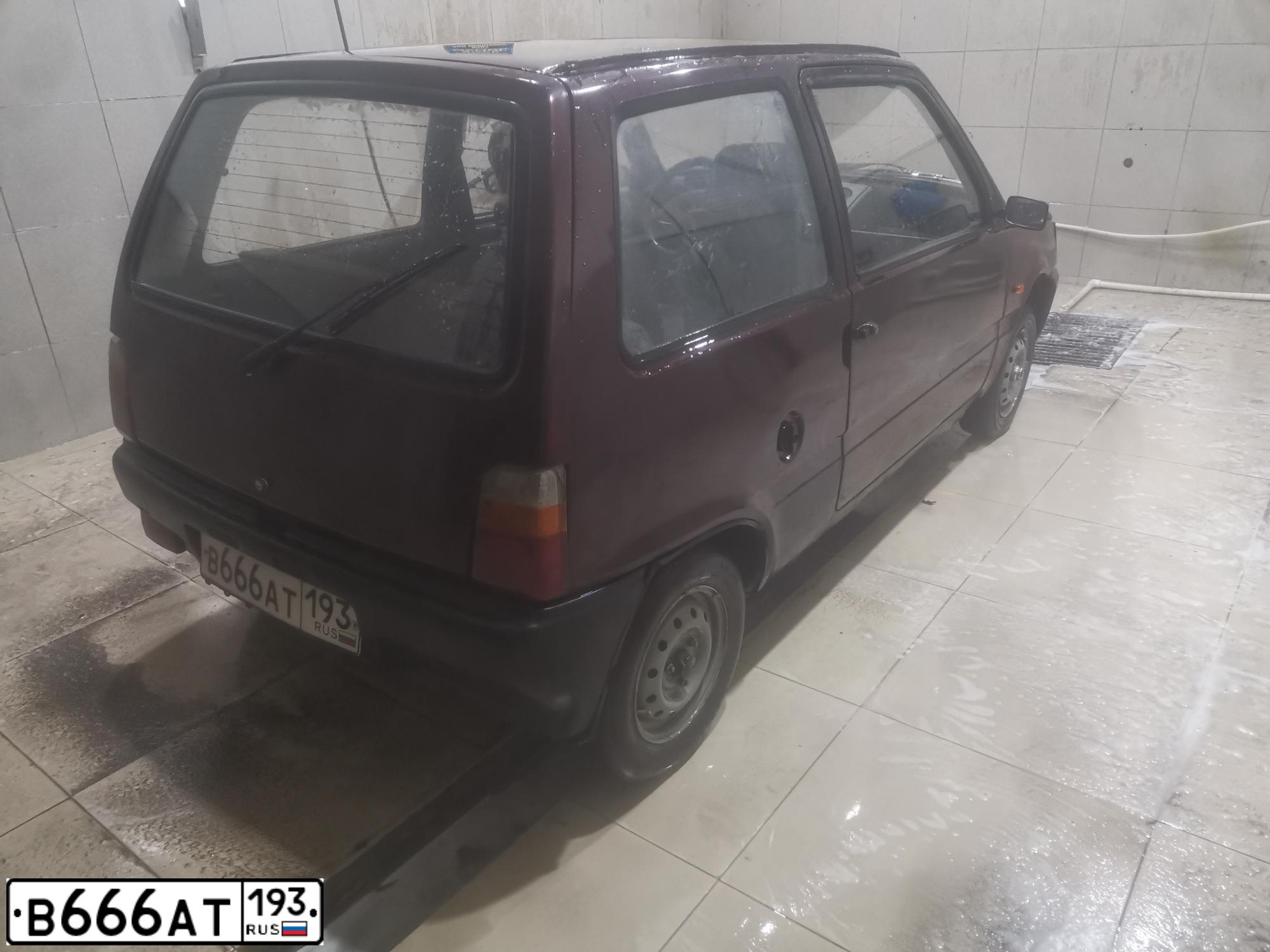 Фото автомобиля GAZ 3110 WOLGA, 2004 — госномер В666АТ193. Цвет: ЗЕЛЕНЫЙ