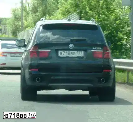 Фото автомобиля BMW X5, 2012 — госномер В718ВВ177. Цвет: ЧЕРНЫЙ
