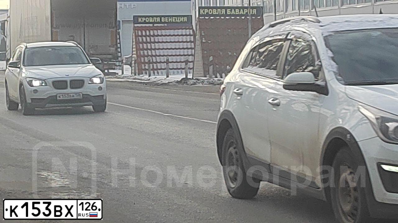 Фото автомобиля MERCEDES E-KLASSE, 2019 — госномер К153ВХ126. Цвет: ЧЕРНЫЙ