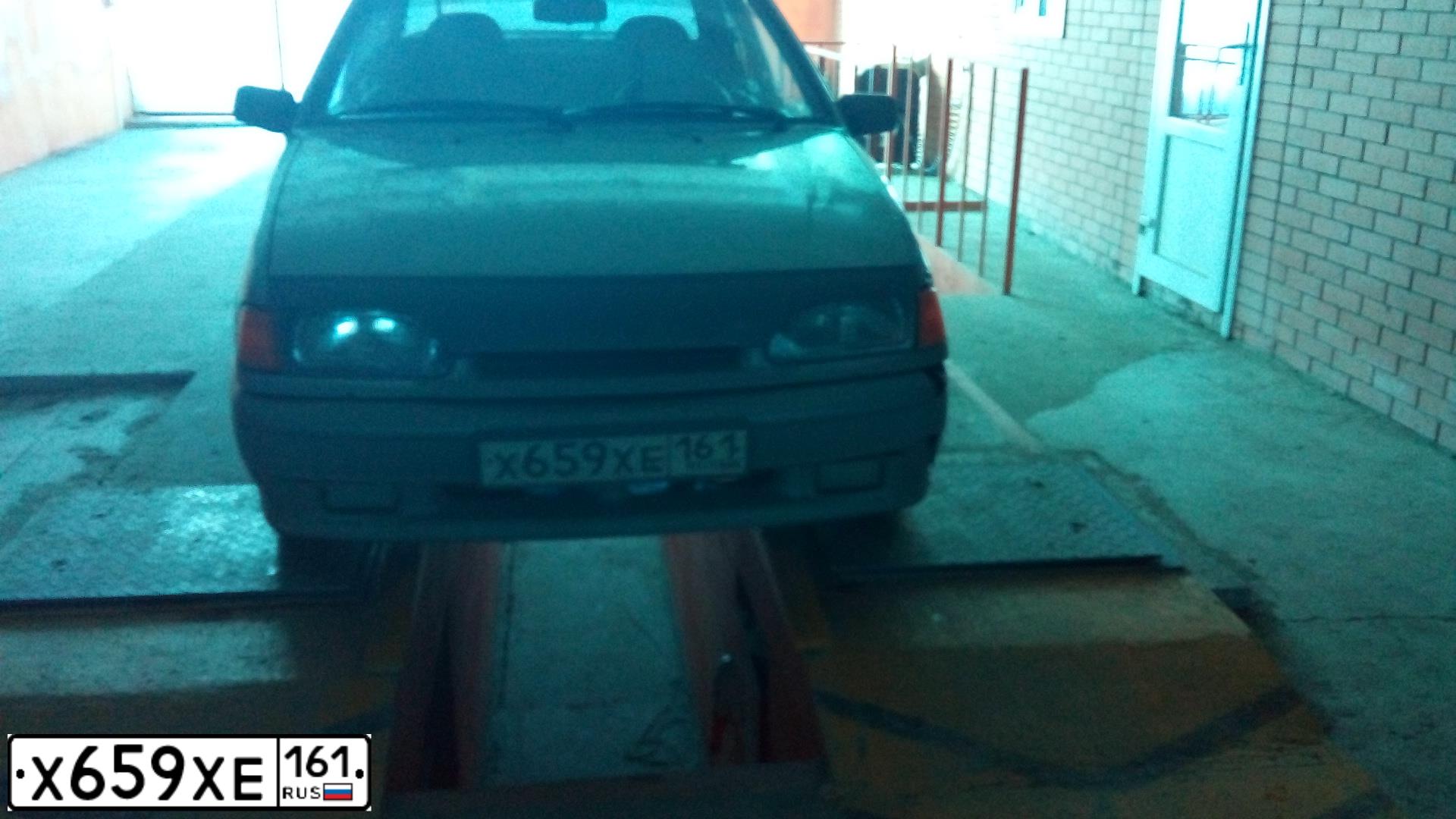 Фото автомобиля LADA 2115 SAMARA, 2005 — госномер Е593ТН93. Цвет: СРЕДНИЙ СЕРО-ЗЕЛЕНЫЙ МЕТАЛЛ