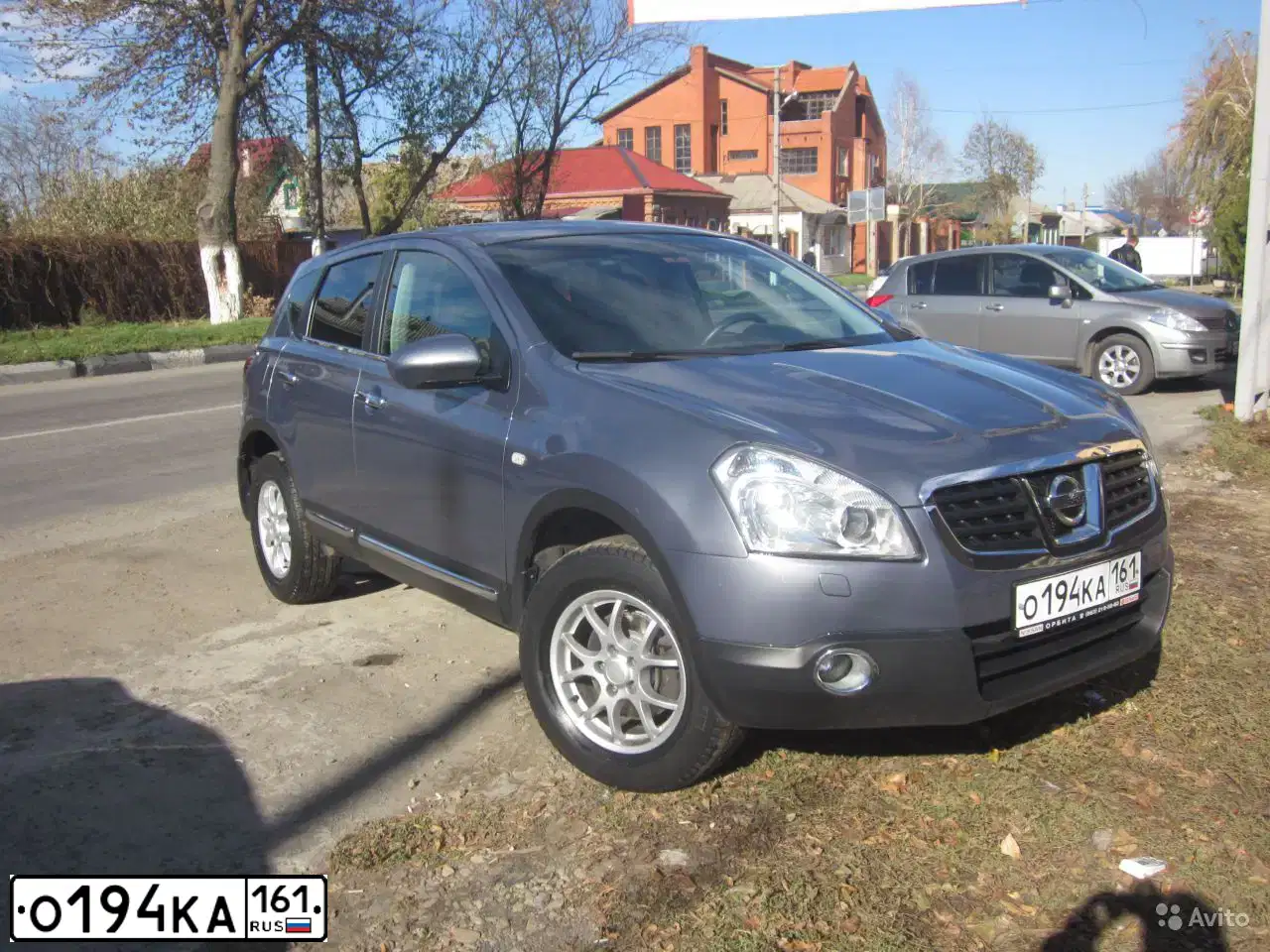 Фото автомобиля NISSAN QASHQAI, 2007 — госномер О194КА161. Цвет: СЕРЫЙ