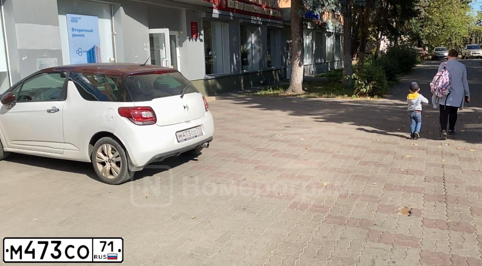 Фото автомобиля CITROEN DS3, 2010 — госномер М473СО71. Цвет: БЕЛЫЙ