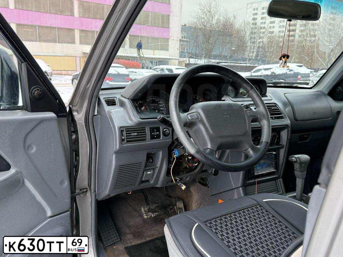 Фото автомобиля MITSUBISHI PAJERO, 1996 — госномер К630ТТ69. Цвет: Серый