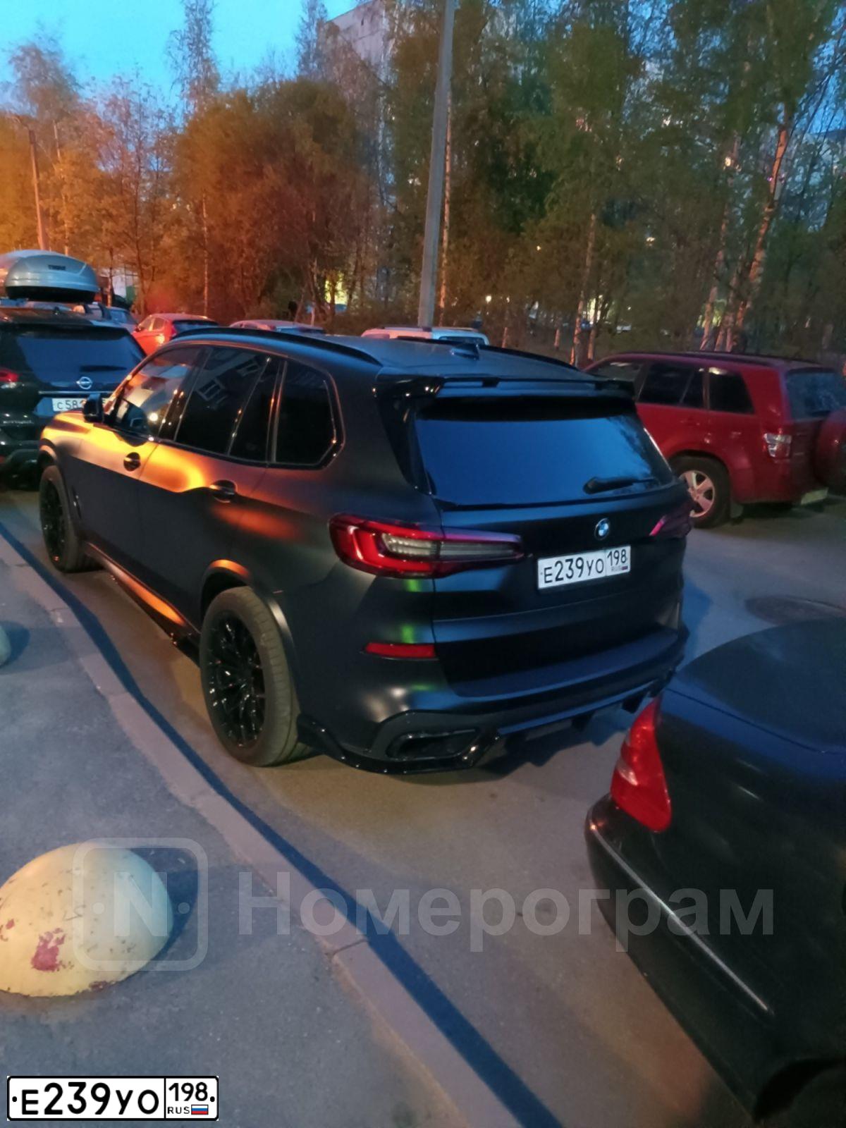 Фото автомобиля BMW X5, 2020 — госномер Е239УО198. Цвет: ЧЕРНЫЙ