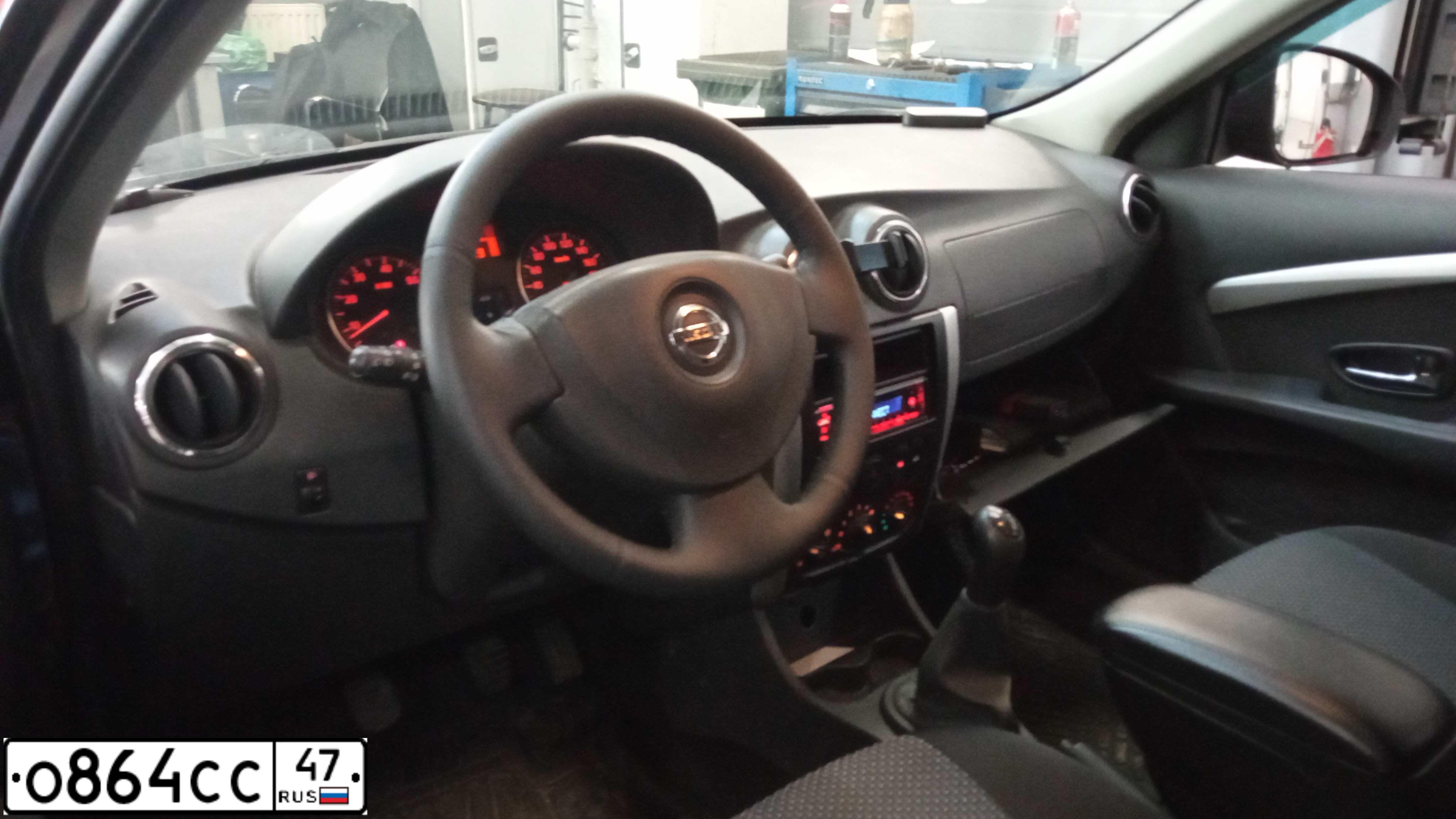 Фото автомобиля NISSAN ALMERA, 2017 — госномер Е026РЕ147. Цвет: ЧЕРНЫЙ