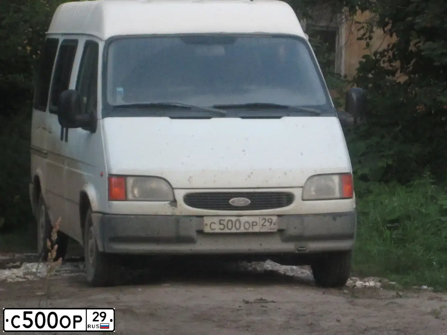 Фото автомобиля FORD TRANSIT, 2000 — госномер С500ОР29. Цвет: Белый